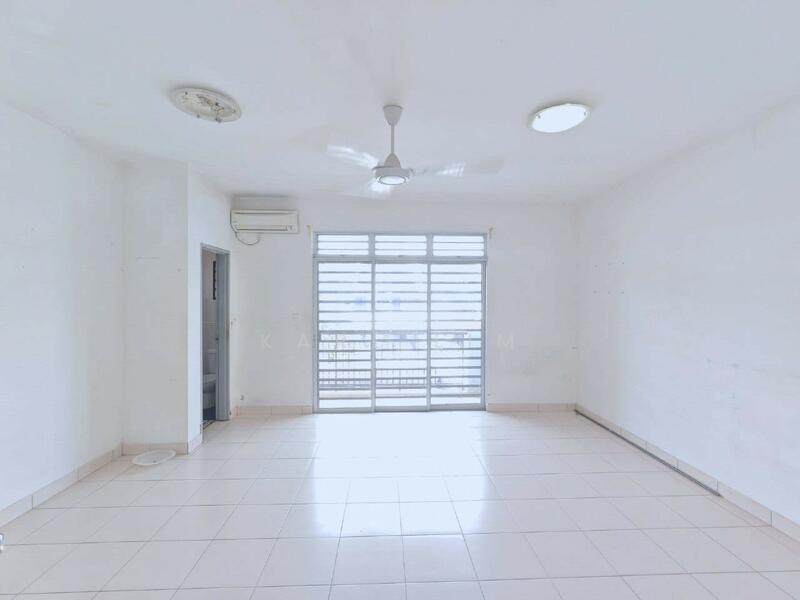 2-storey Terraced House for Sale in Taman Nusa Idaman (Iskandar Puteri (Nusajaya)) - Karl Lim - Living Room - PropertyGuru.com.my