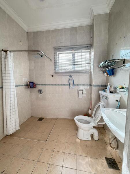 Rumah Teres 2 Tingkat untuk Dijual di Taman Impian Emas (Skudai) - Jovel Lim - Bathroom - PropertyGuru.com.my