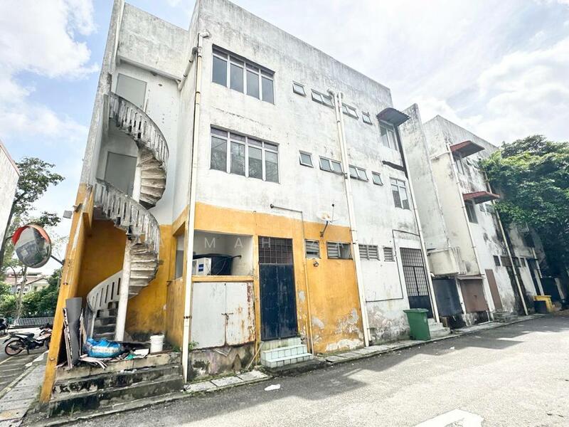 Untuk Dijual - End Lot 3 Storey Shop Lot