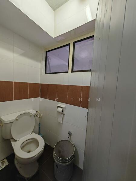 Shop / Office for Sale in Taman Ampang Utama (Ampang) - Eric Tham - Bathroom - PropertyGuru.com.my