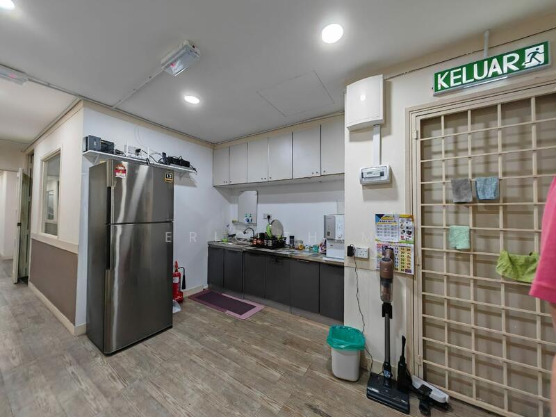 Shop / Office for Sale in Taman Ampang Utama (Ampang) - Eric Tham - Kitchen - PropertyGuru.com.my