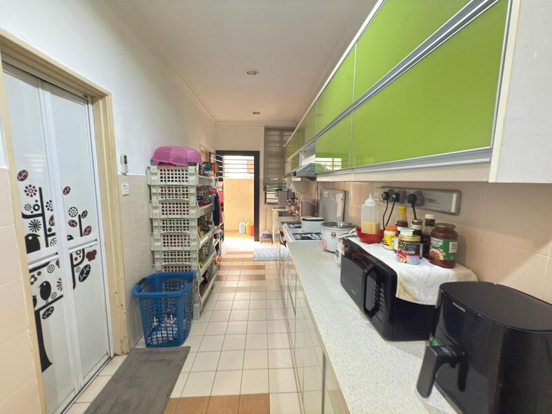 2-storey Terraced House for Sale in Denai Alam (Shah Alam) - Mr Zack - Kitchen - PropertyGuru.com.my