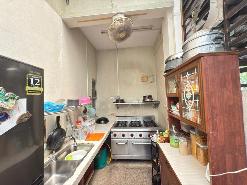 2-storey Terraced House for Sale in Denai Alam (Shah Alam) - Mr Zack - Kitchen - PropertyGuru.com.my