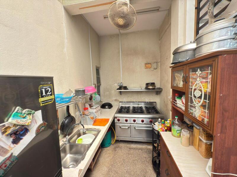 2-storey Terraced House for Sale in Denai Alam (Shah Alam) - Mr Zack - Kitchen - PropertyGuru.com.my