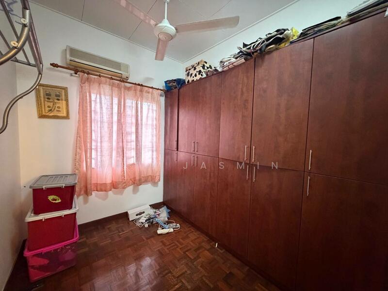 For Sale - Seksyen 7