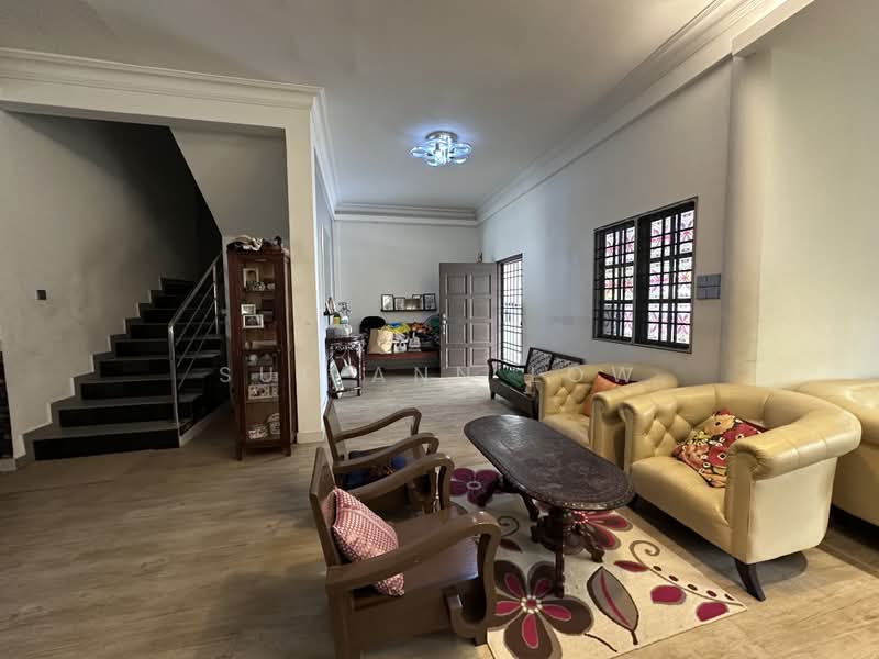 Semi-Detached House for Sale in Bandar Sunway (Sunway) - Sue Ann Low - Living Room - PropertyGuru.com.my