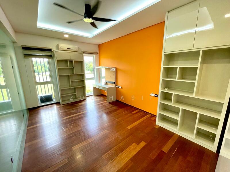 Zero-Lot Bungalow for Sale in Lakefront Villa (Cyberjaya) - Zul Hasif - Bedroom - PropertyGuru.com.my