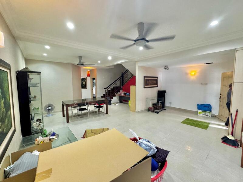 Bukit Jelutong untuk Untuk Dijual - RM 818,000, Feb 2026 - Living Room - PropertyGuru.com.my