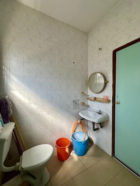 Taman Lapangan Melodi untuk Untuk Dijual - RM 370,000, Mac 2026 - Bathroom - PropertyGuru.com.my