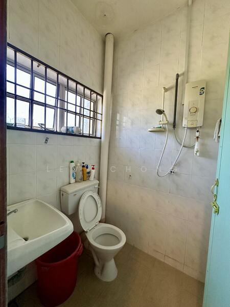 Taman Lapangan Melodi untuk Untuk Dijual - RM 370,000, Mac 2026 - Bathroom - PropertyGuru.com.my