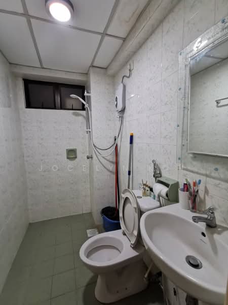 Pangsapuri untuk Disewa di Anjung Hijau (Greenfields) - Jocelyn Koh - Bathroom - PropertyGuru.com.my