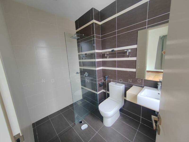 Semi-Detached House for Sale in 16 Sierra (Puchong) - Ng Hon Keong - Bathroom - PropertyGuru.com.my