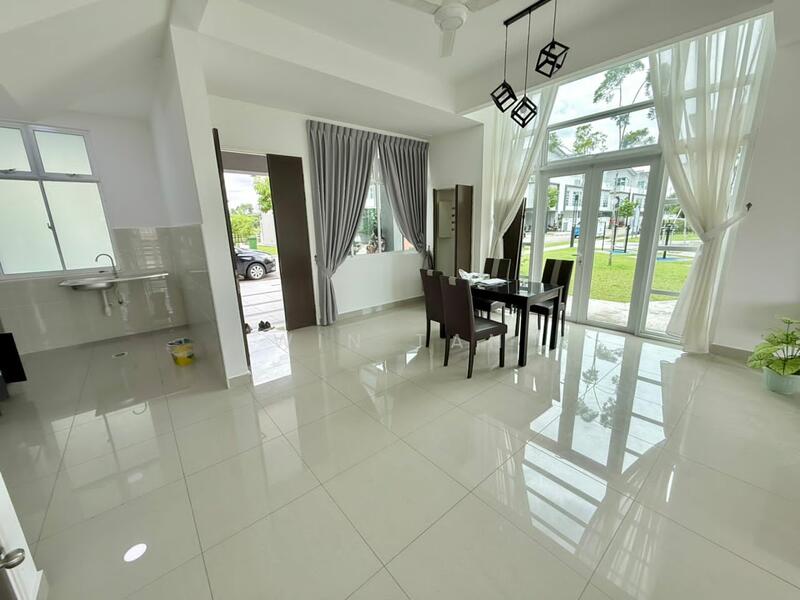 Taman Seri Austin untuk Untuk Dijual - RM 1,300,000, Feb 2026 - Kitchen - PropertyGuru.com.my