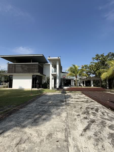 Semi-Detached House for Sale in Shah Alam (Selangor) - Raynaldo Lopez - Exterior - PropertyGuru.com.my