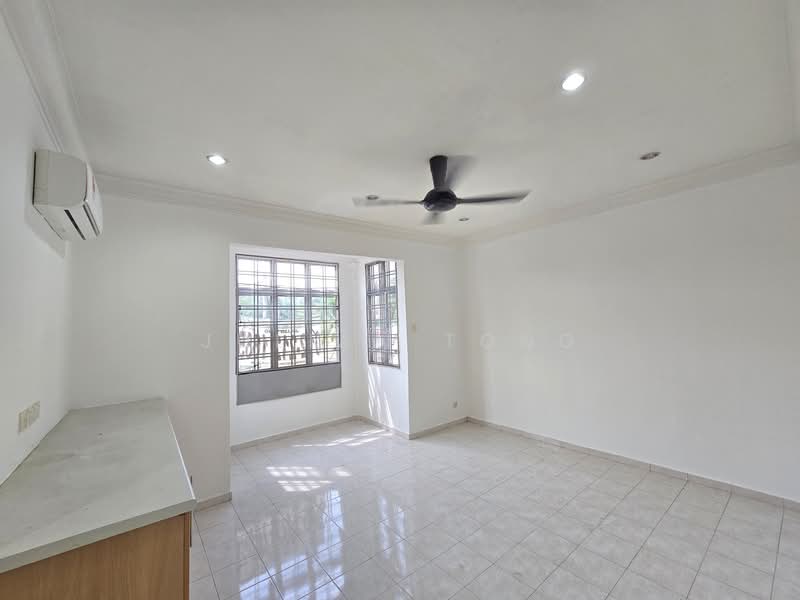 2-storey Terraced House for Sale in Bandar Baru Nilai (Nilai) - Julian Tong - Living Room - PropertyGuru.com.my