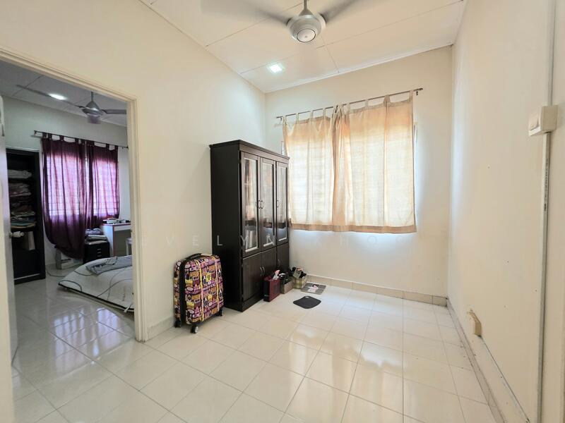 2-storey Terraced House for Sale in Saujana Rawang (Rawang) - Evelyn Khoo - Bedroom - PropertyGuru.com.my