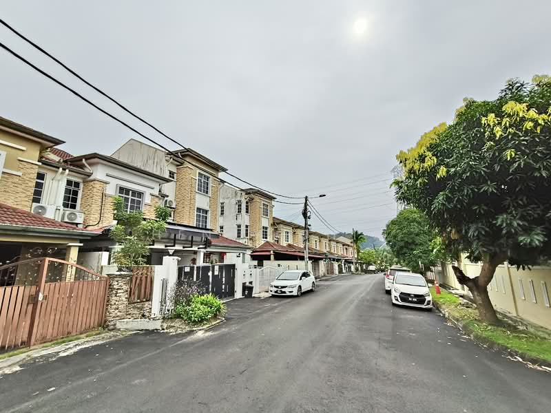 Rumah Teres 2 Tingkat untuk Dijual di Taman Langat Ceria (Hulu Langat) - Gladys Wong - Exterior - PropertyGuru.com.my