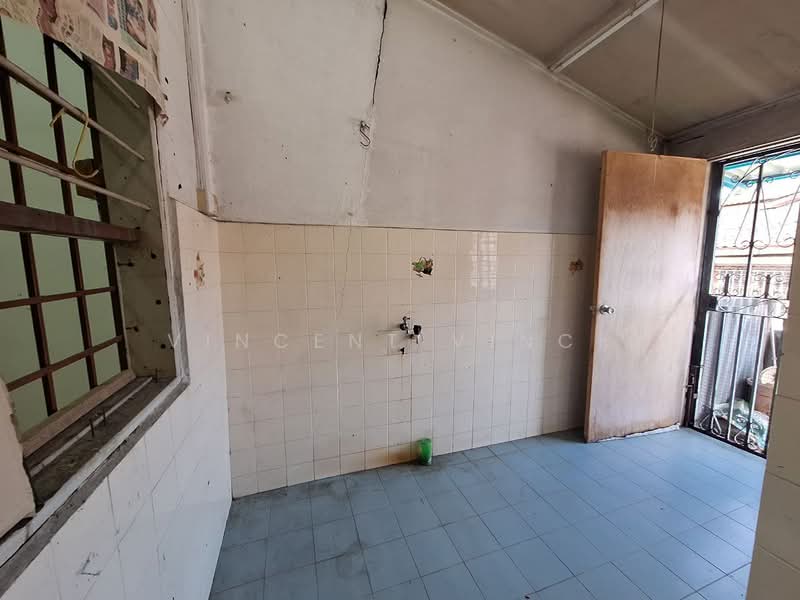 Taman Aik Ann untuk Untuk Dijual - RM 398,000, Mac 2026 - Kitchen - PropertyGuru.com.my