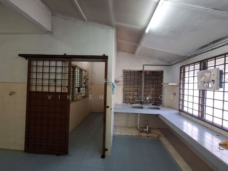 Taman Aik Ann untuk Untuk Dijual - RM 398,000, Mac 2026 - Kitchen - PropertyGuru.com.my