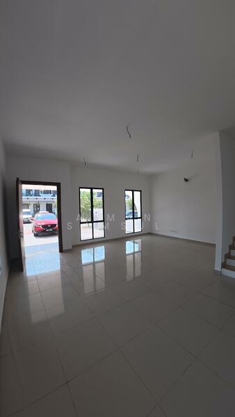 Rumah Teres 2 Tingkat untuk Dijual di Setia Safiro (Cyberjaya) - Aiman Samsul - Living Room - PropertyGuru.com.my