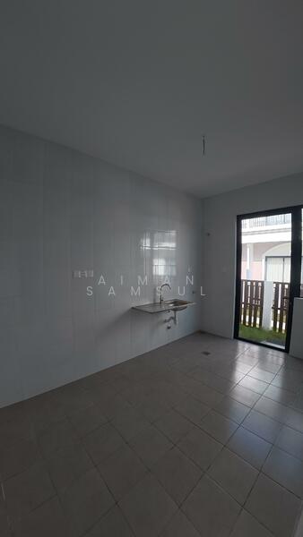 Rumah Teres 2 Tingkat untuk Dijual di Setia Safiro (Cyberjaya) - Aiman Samsul - Kitchen - PropertyGuru.com.my