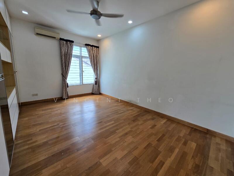 Rumah Teres 2.5 Tingkat untuk Dijual di Kinrara Residence (Puchong) - Vincent Theo - Bedroom - PropertyGuru.com.my