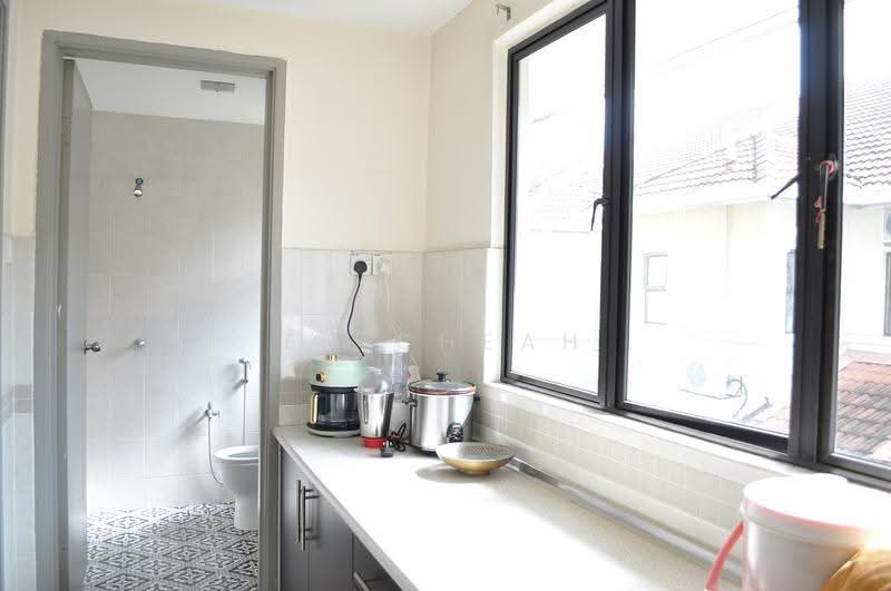 2.5-storey Terraced House for Sale in Kota Kemuning (Shah Alam) - ET Cheah - Kitchen - PropertyGuru.com.my