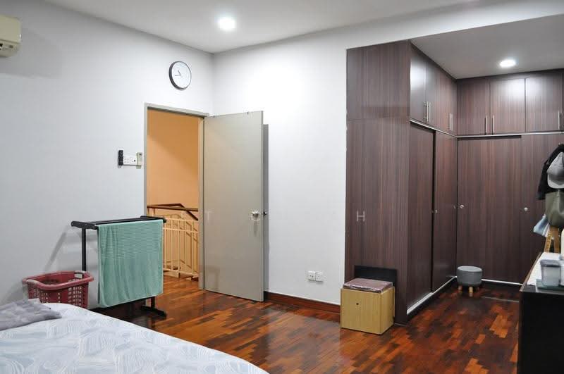 2.5-storey Terraced House for Sale in Kota Kemuning (Shah Alam) - ET Cheah - Master Bedroom - PropertyGuru.com.my