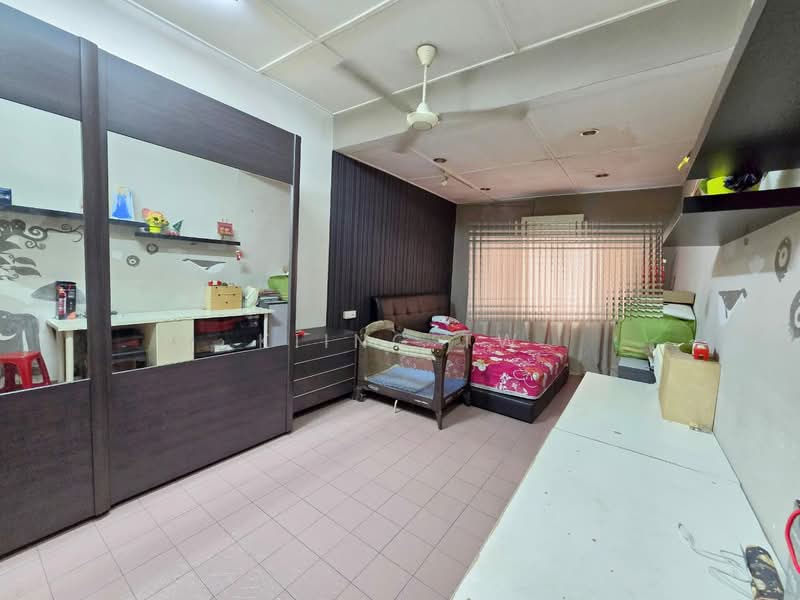 Rumah Teres 2 Tingkat untuk Dijual di Taman Kepong (Kepong) - Kiing TW - Bedroom - PropertyGuru.com.my