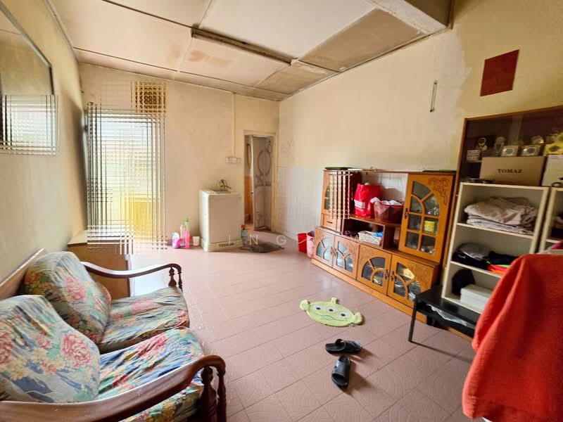Rumah Teres 2 Tingkat untuk Dijual di Taman Kepong (Kepong) - Kiing TW - Living Room - PropertyGuru.com.my