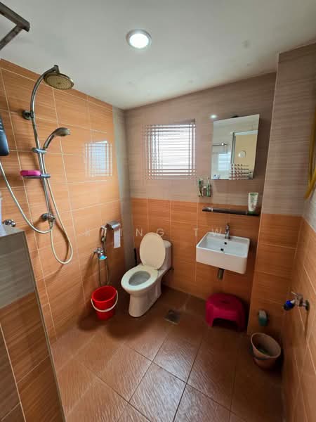 Rumah Teres 2 Tingkat untuk Dijual di Taman Kepong (Kepong) - Kiing TW - Bathroom - PropertyGuru.com.my