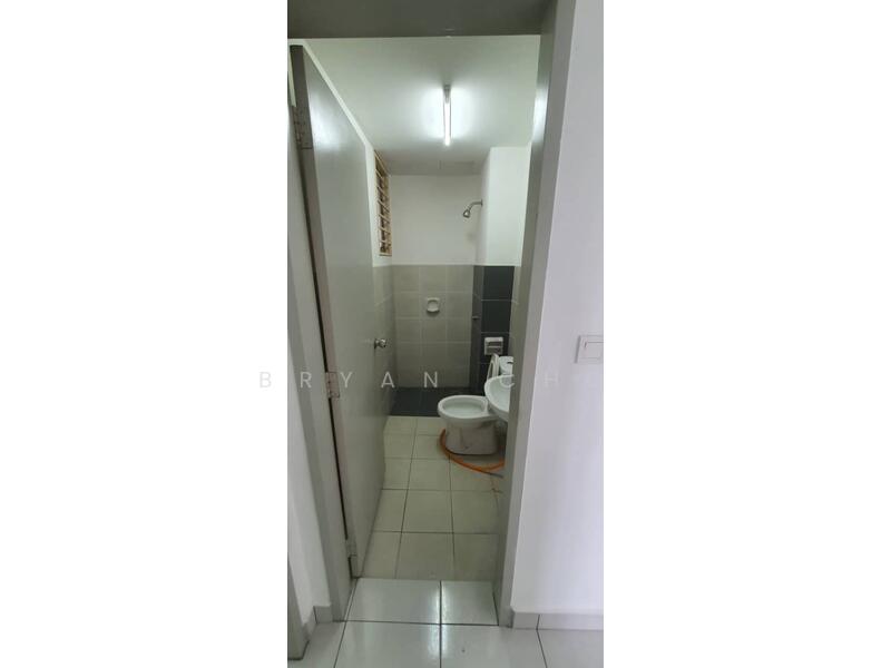 Apartment for Sale at The Residence 1 @ Tiara South - Bryan Cho - Bathroom - PropertyGuru.com.my