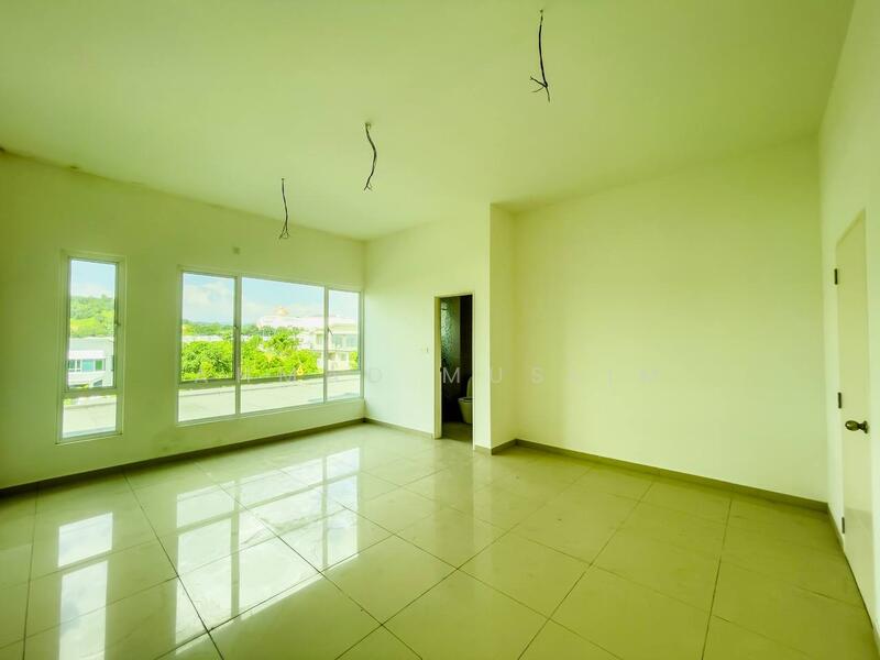2-storey Terraced House for Sale in Bandar Sri Sendayan (Negeri Sembilan) - Ahmad Muslim - Living Room - PropertyGuru.com.my