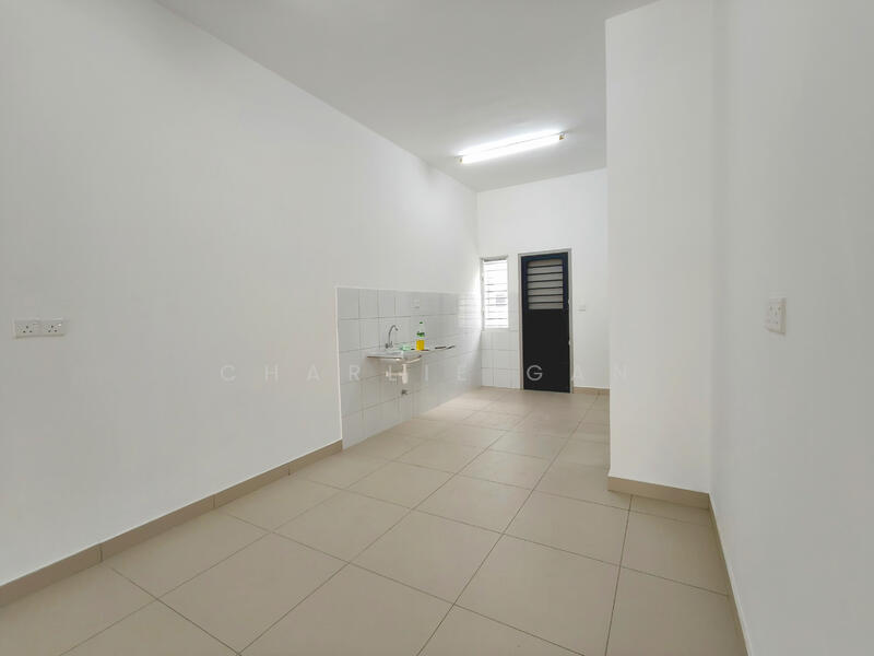 2-storey Terraced House for Rent in Kota Bayuemas (Klang) - Charlie Gan - Kitchen - PropertyGuru.com.my
