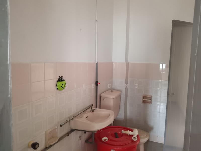 Rumah Teres 2 Tingkat untuk Dijual di Puchong (Selangor) - Estee Ding - Bathroom - PropertyGuru.com.my