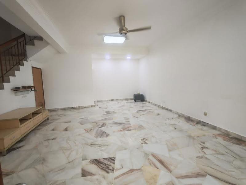 Rumah Teres 2-Tingkat untuk Disewa di Taman Bukit Mewah (Kajang) - Mein Chen - Living Room - PropertyGuru.com.my