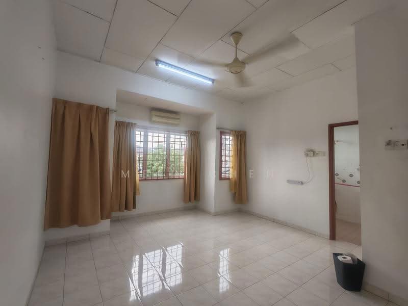 Rumah Teres 2-Tingkat untuk Disewa di Taman Bukit Mewah (Kajang) - Mein Chen - Living Room - PropertyGuru.com.my