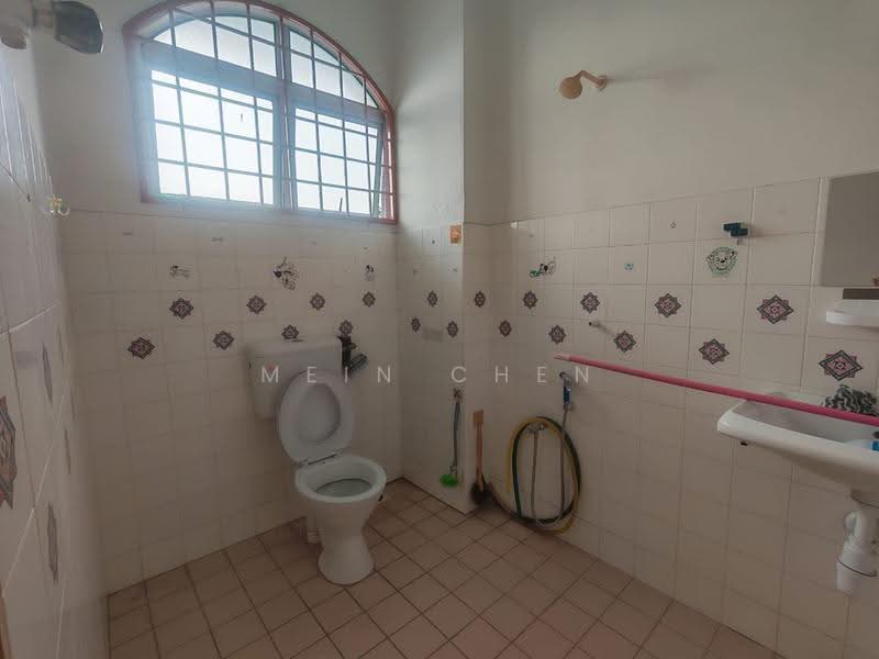Rumah Teres 2-Tingkat untuk Disewa di Taman Bukit Mewah (Kajang) - Mein Chen - Bathroom - PropertyGuru.com.my