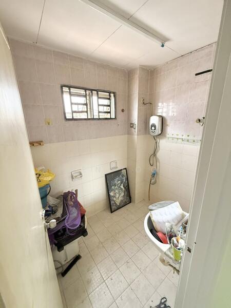 2-storey Terraced House for Sale in Taman Kempas Indah (Tebrau) - Ben Foo - Bathroom - PropertyGuru.com.my