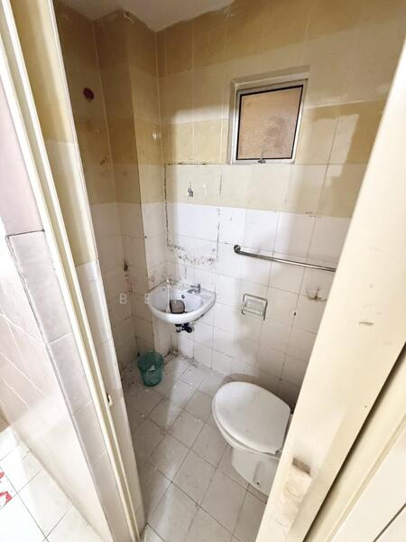 2-storey Terraced House for Sale in Taman Kempas Indah (Tebrau) - Ben Foo - Bathroom - PropertyGuru.com.my
