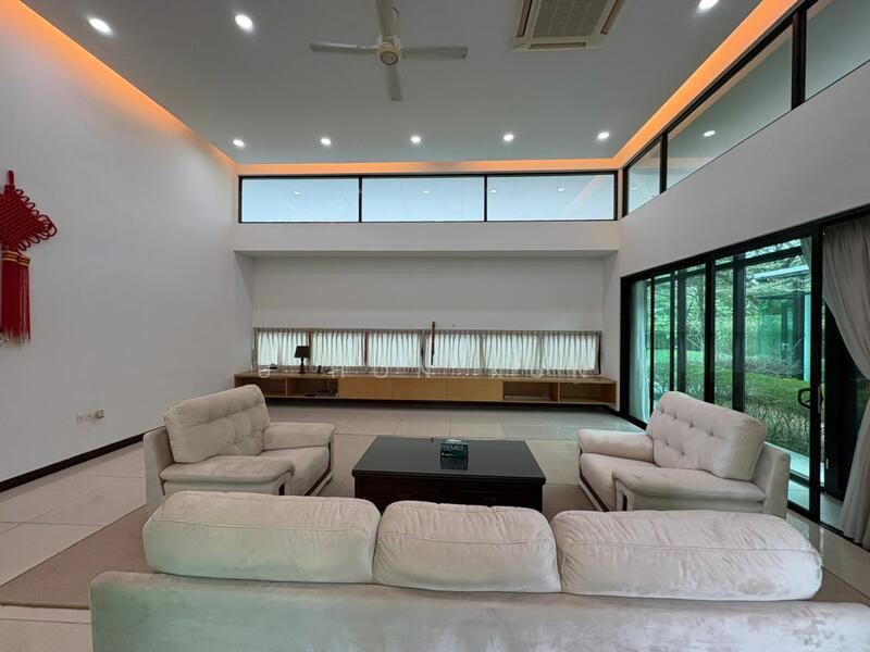 Twin Villa for Sale in Leisure Farm (Gelang Patah) - U Hon Kun - Living Room - PropertyGuru.com.my