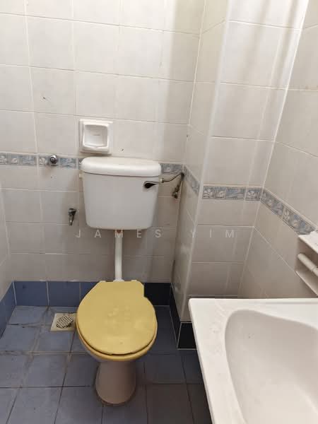 2-storey Terraced House for Sale in Setia Impian (Setia Alam) - James Yim - bathroom 2 - PropertyGuru.com.my