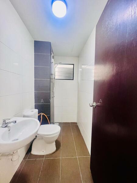 Condominium for Sale at Oasis 1 - Maya Myra - Bathroom - PropertyGuru.com.my