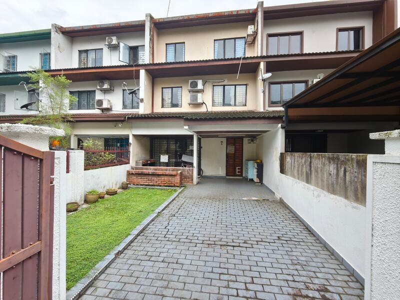 3-storey Terraced House for Sale in Taman Cahaya (Ampang) - Ryan Lee - Exterior - PropertyGuru.com.my