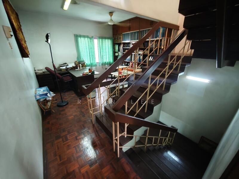 3-storey Terraced House for Sale in Taman Cahaya (Ampang) - Ryan Lee - Study - PropertyGuru.com.my