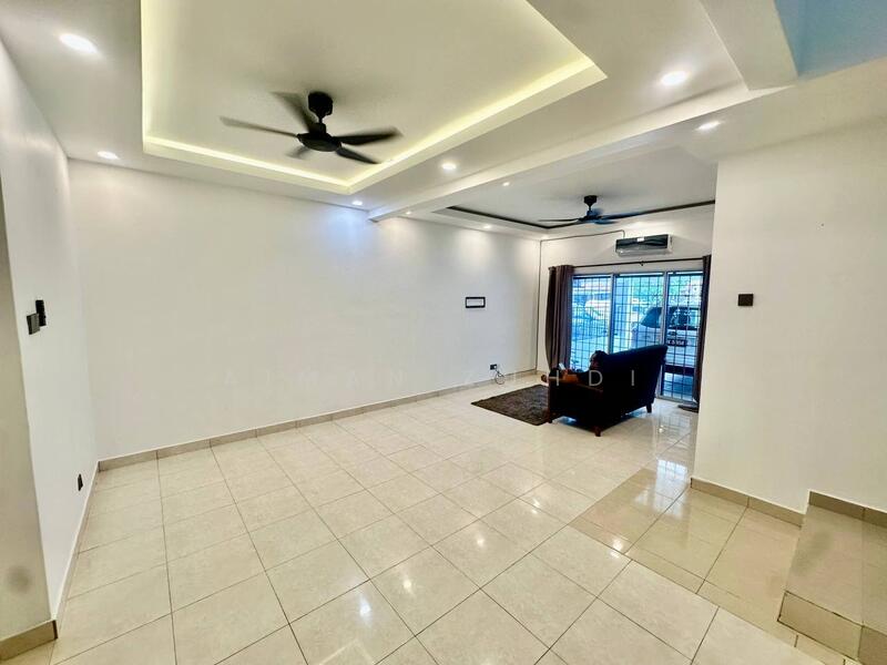 2-storey Terraced House for Sale in Desa Coalfields (Ijok) - AIMAN ZUHDI - Living Room - PropertyGuru.com.my