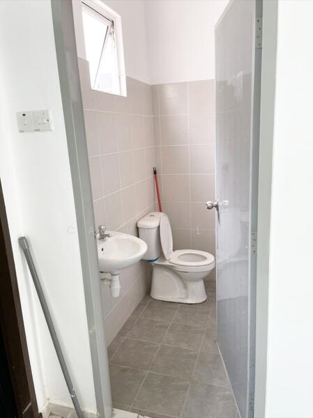 2-storey Terraced House for Sale in Taman Scientex Senai (Senai) - Calvin Lee - Bathroom - PropertyGuru.com.my