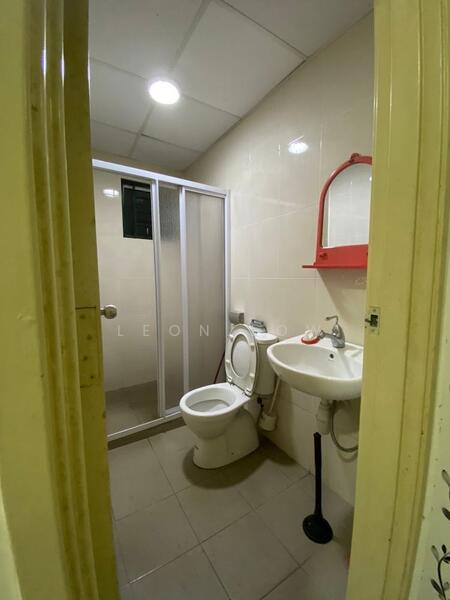 OUG Parklane untuk Untuk Disewa - RM 1,699 /bulan, Feb 2026 - Bathroom - PropertyGuru.com.my