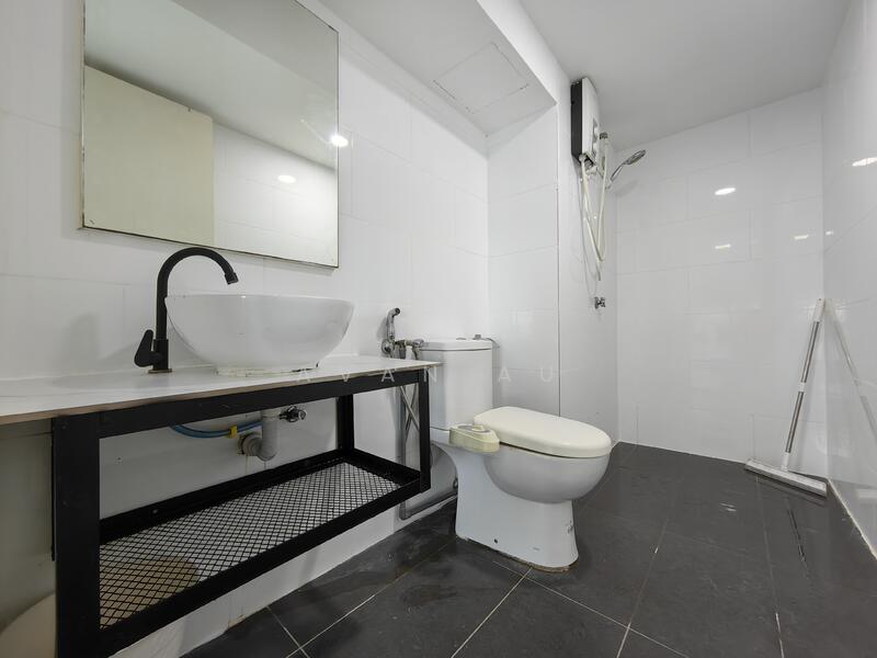 SOHO @ Empire City untuk Untuk Disewa - RM 1,500 /bulan, Feb 2026 - Bathroom - PropertyGuru.com.my