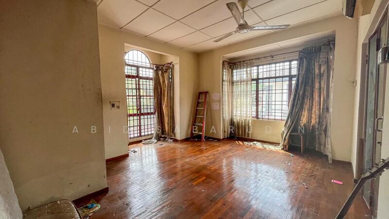 For Sale - End Lot 2 Storey Terrace @ Jalan Sepah Puteri 5/20, Kota Damansara